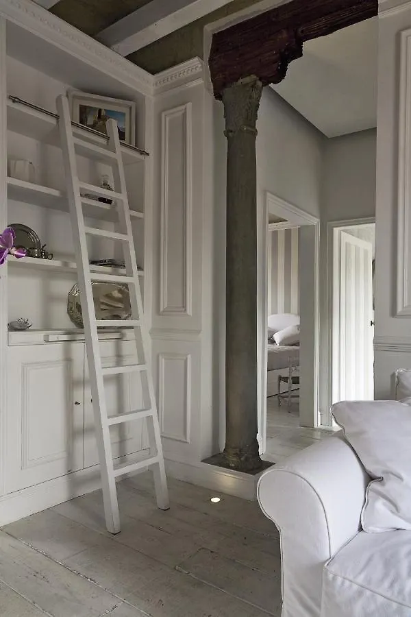 White Home By Mmega Florence Italy