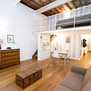 Charming Santa Croce Loft Apartment