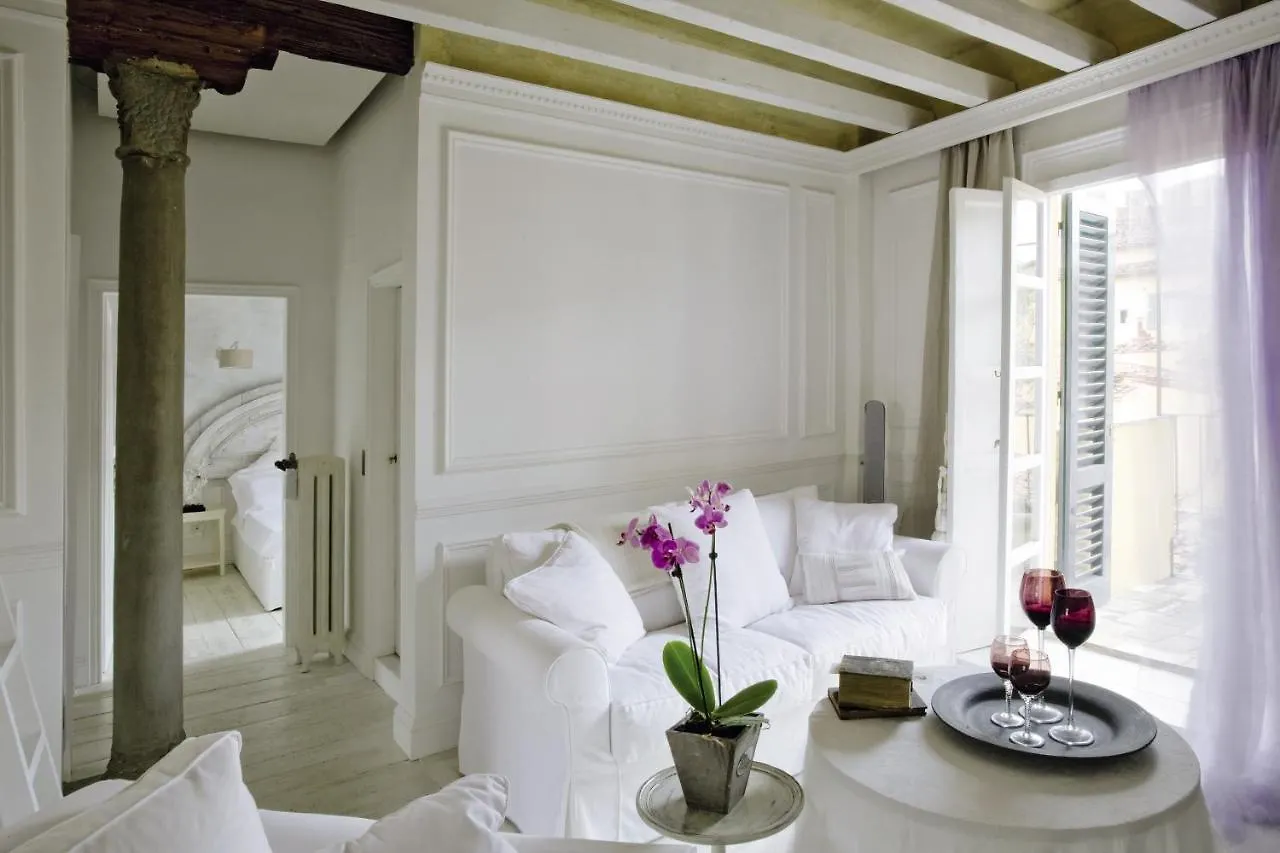 White Home By Mmega Floransa