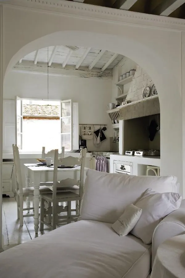 White Home By Mmega Floransa